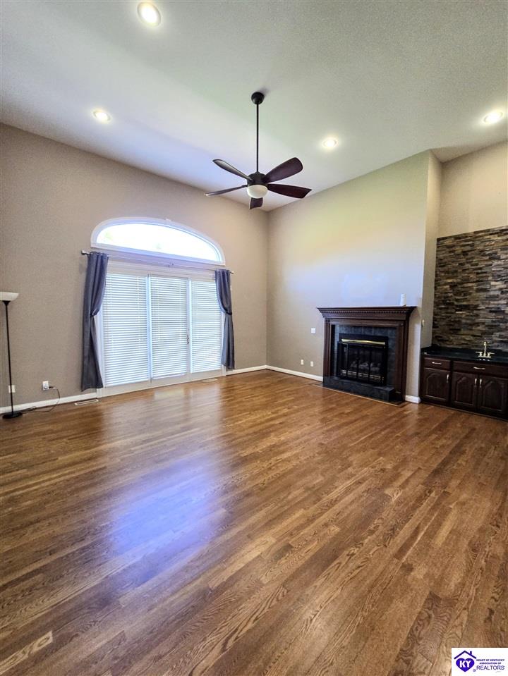 1526 Manchester Drive