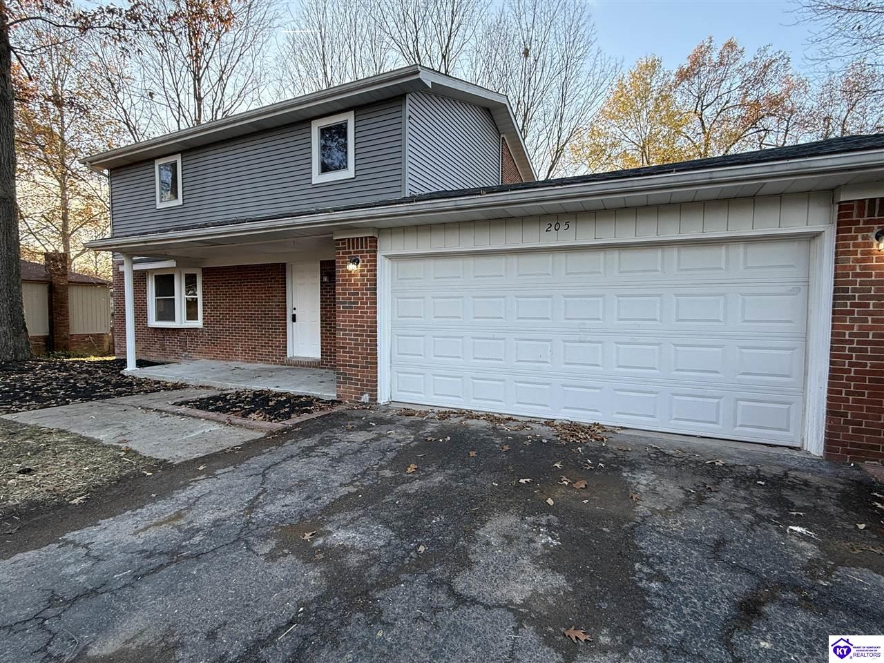205 Autumn Way