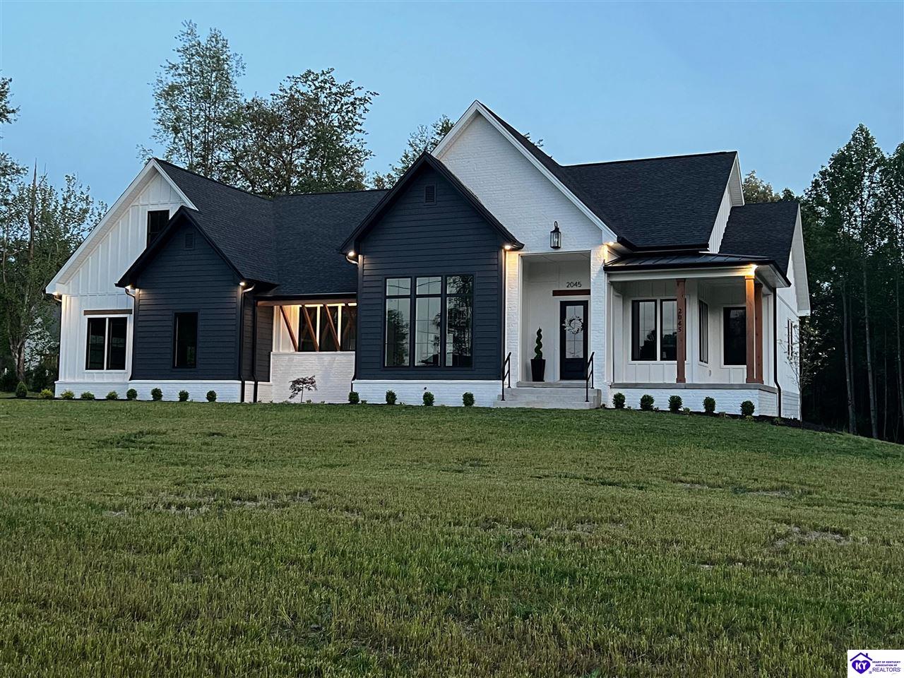 2045 W Rhudes Creek Road