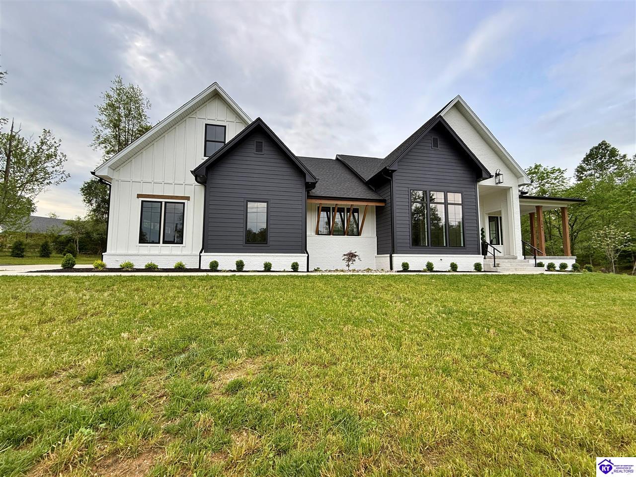 2045 W Rhudes Creek Road