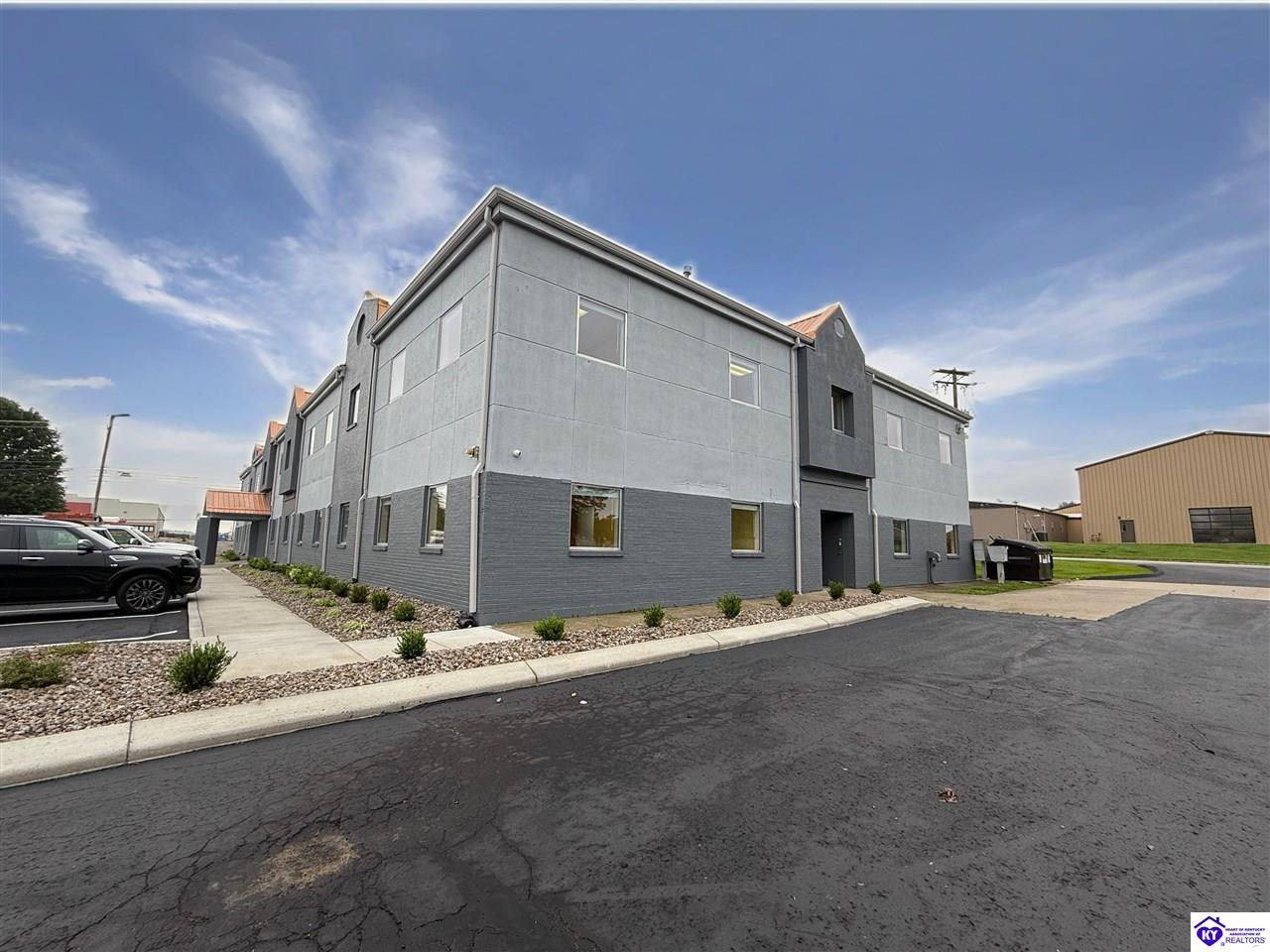 1230-117 Woodland Drive