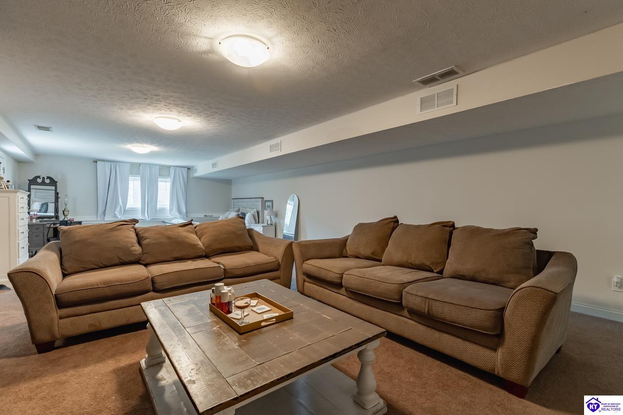 578 Deer Run Way