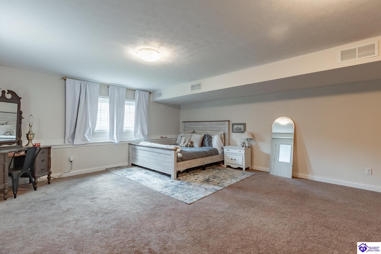 578 Deer Run Way
