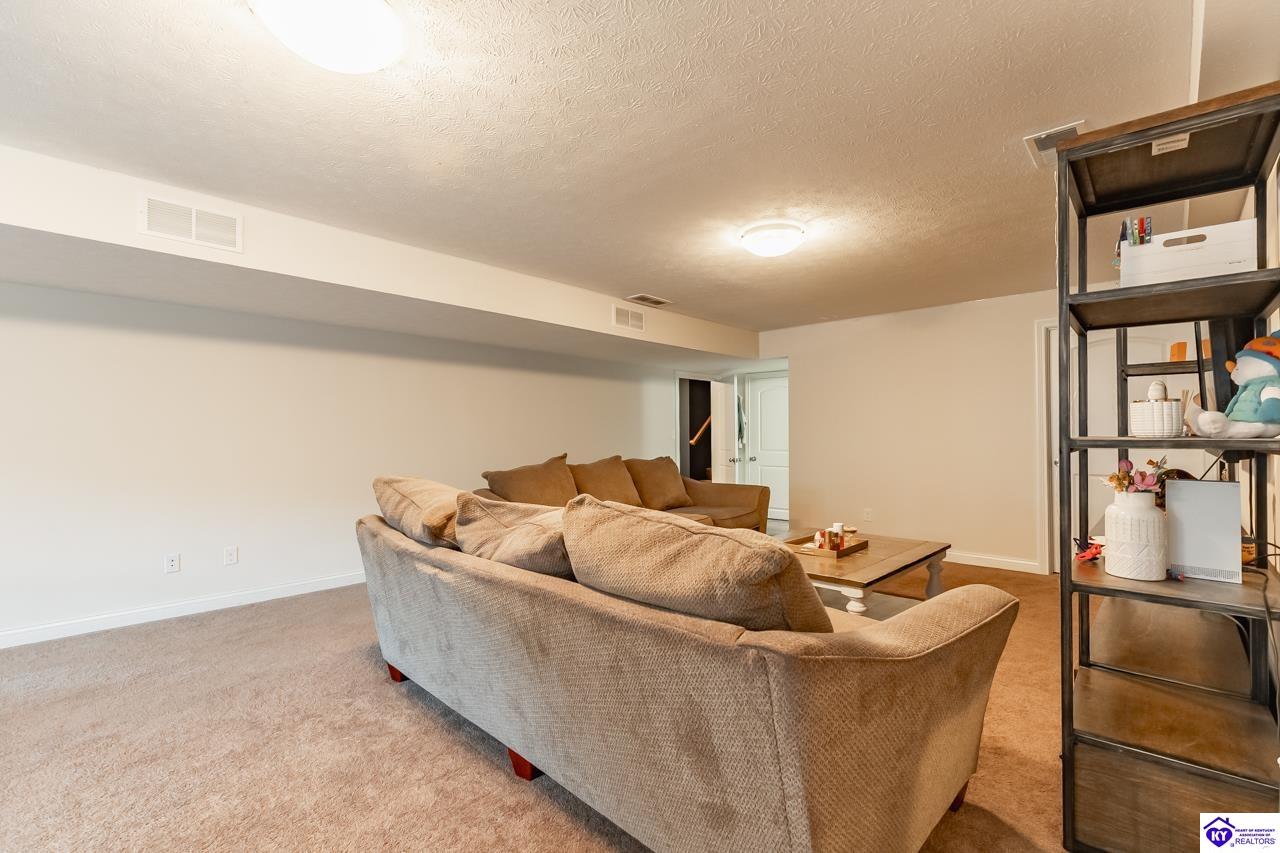 578 Deer Run Way