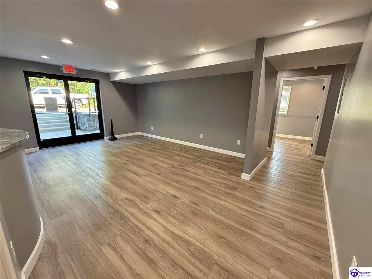 300 W Dixie Avenue