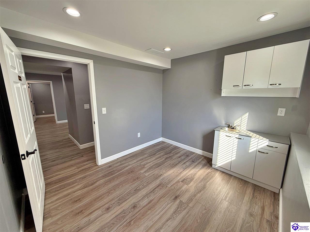 300 W Dixie Avenue