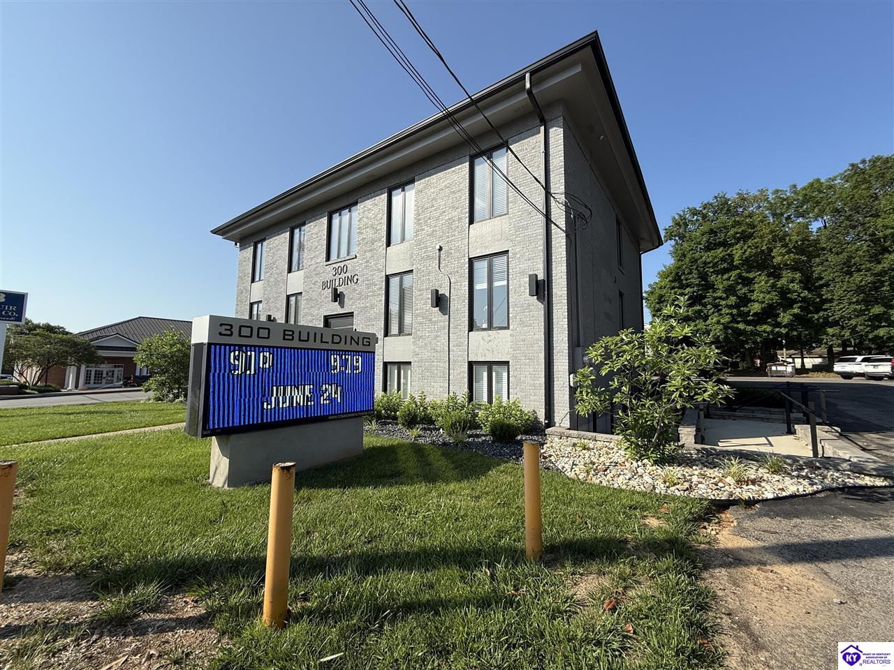 300 W Dixie Avenue