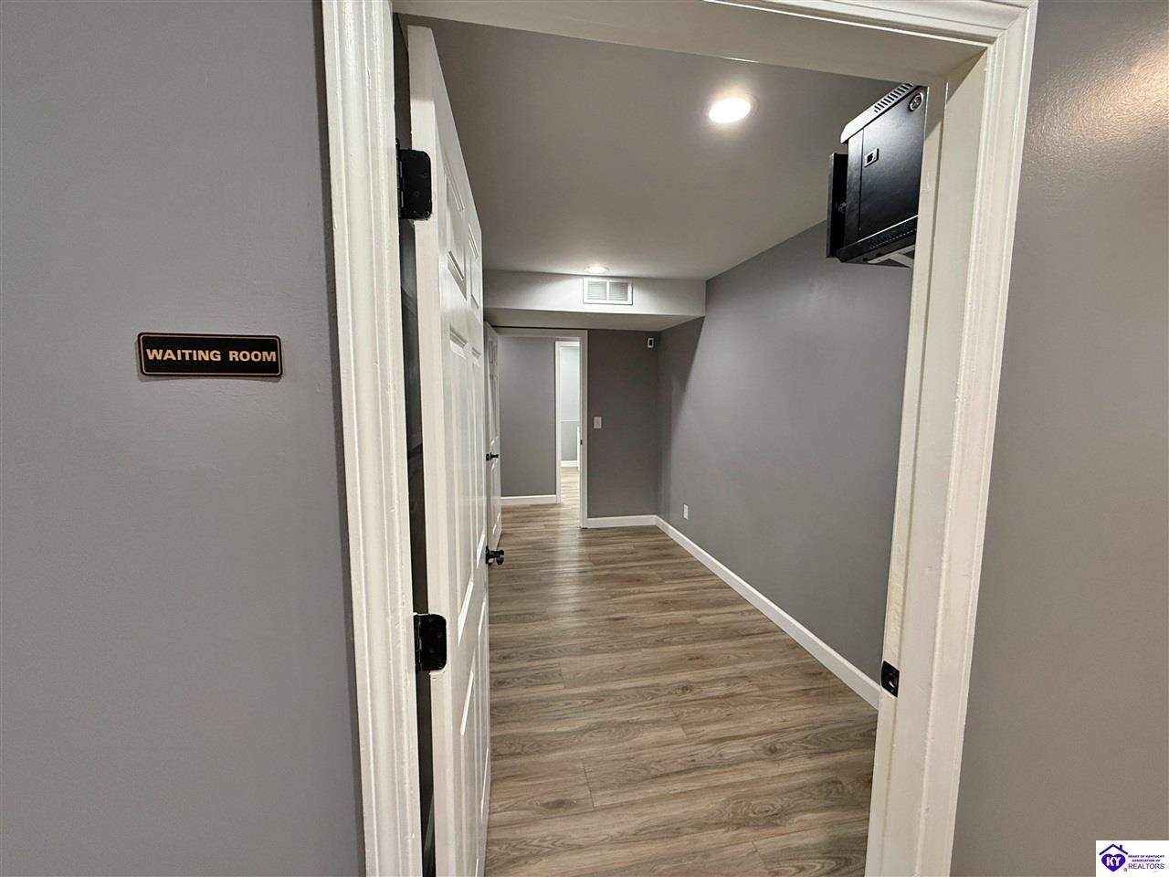 300 W Dixie Avenue