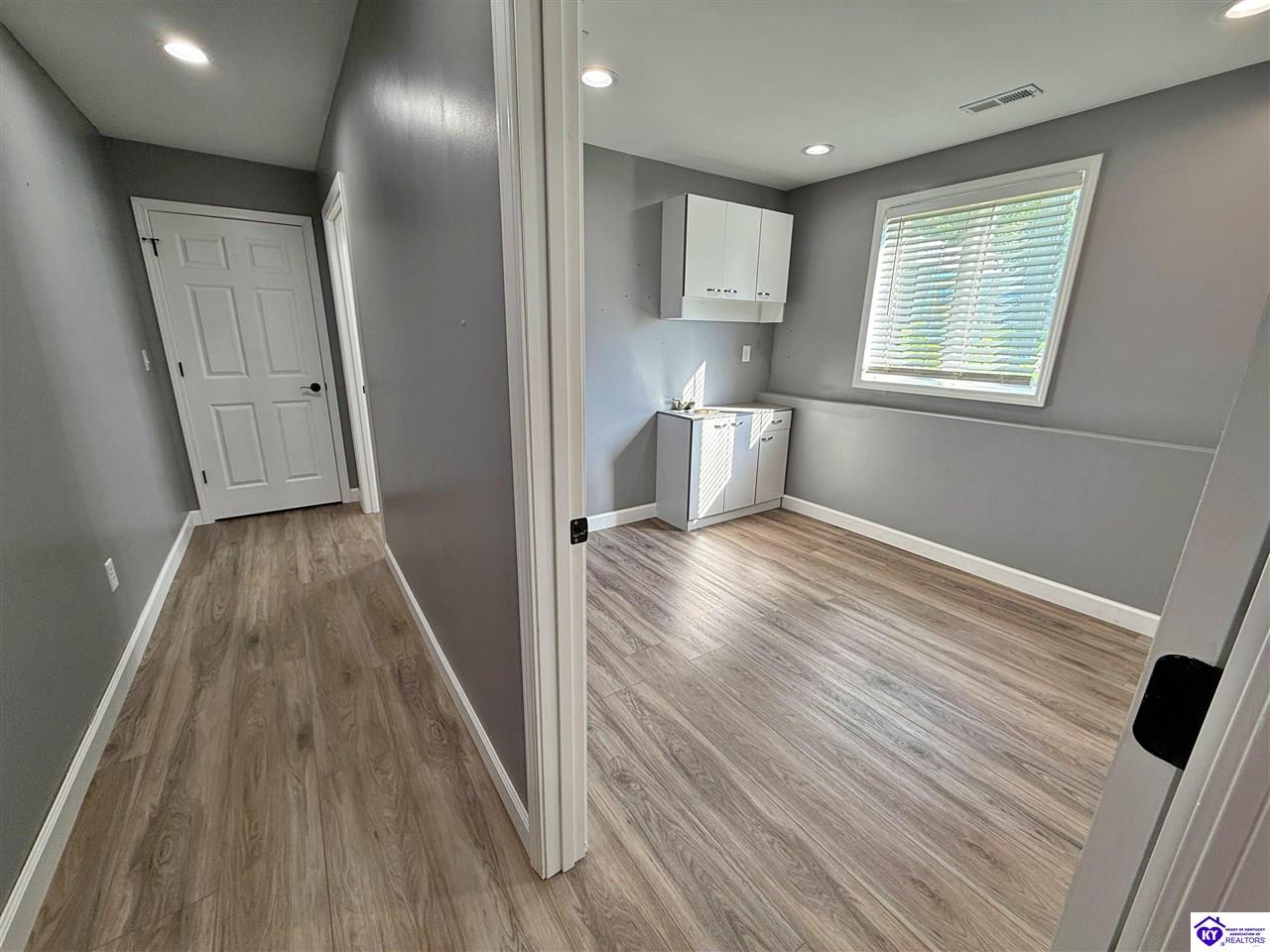 300 W Dixie Avenue