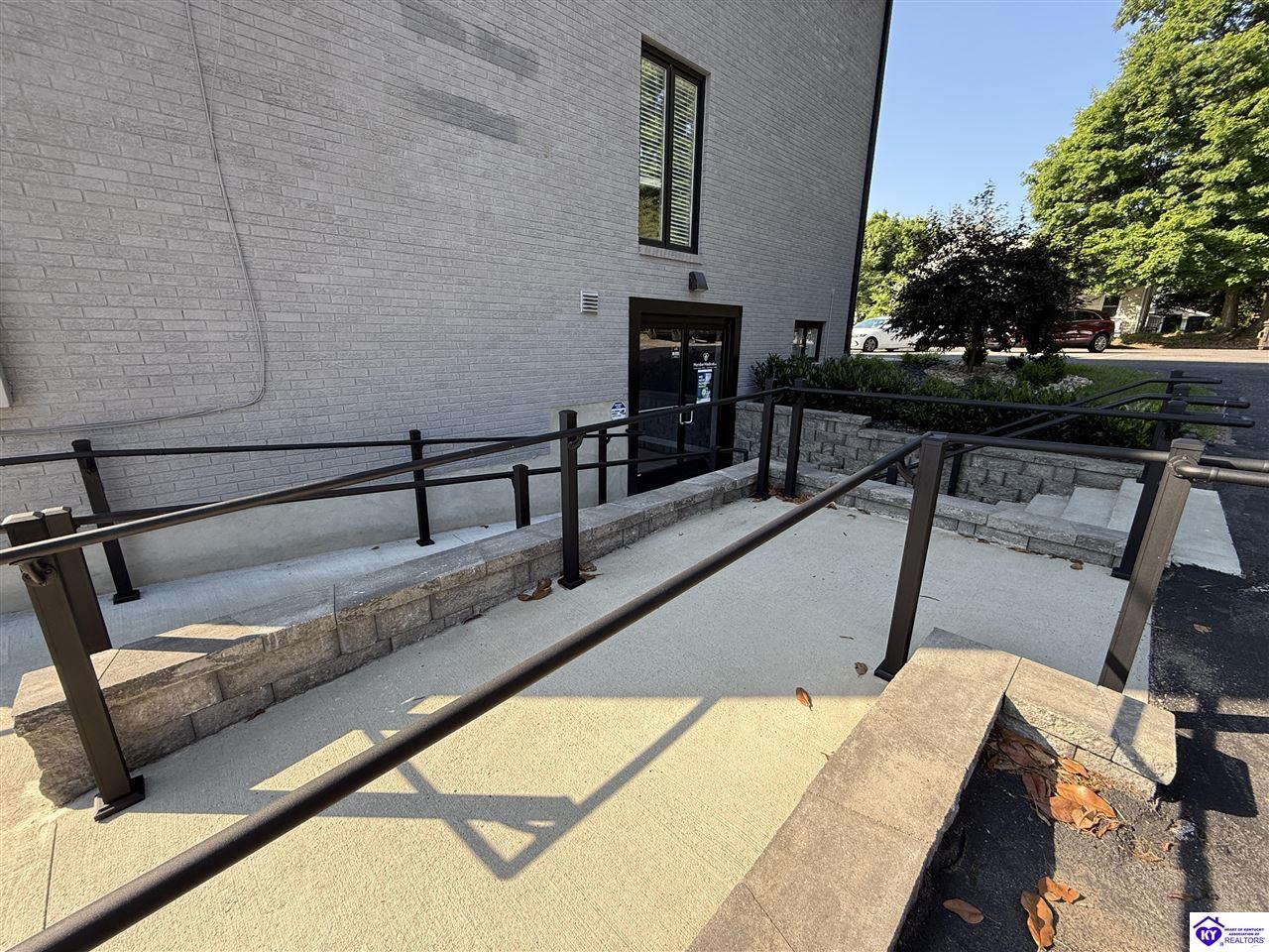 300 W Dixie Avenue