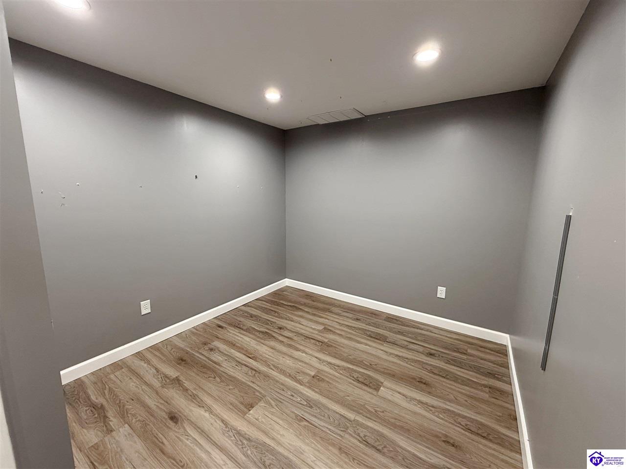 300 W Dixie Avenue