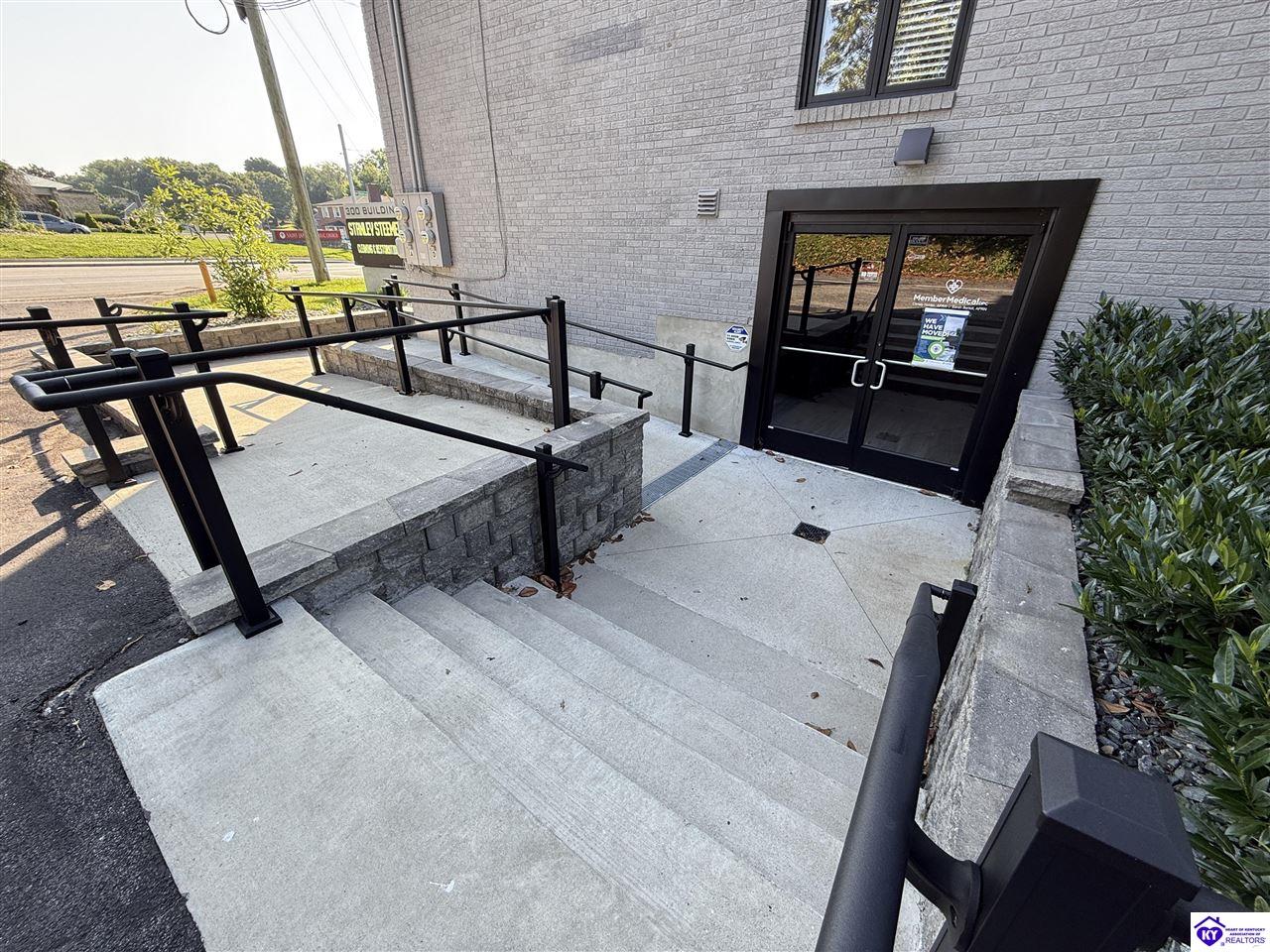 300 W Dixie Avenue