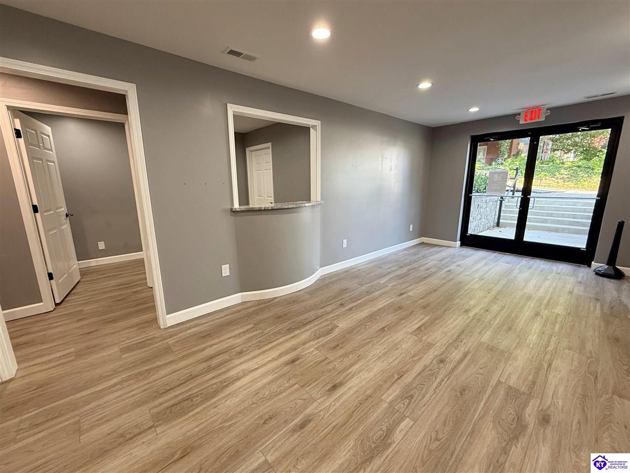 300 W Dixie Avenue