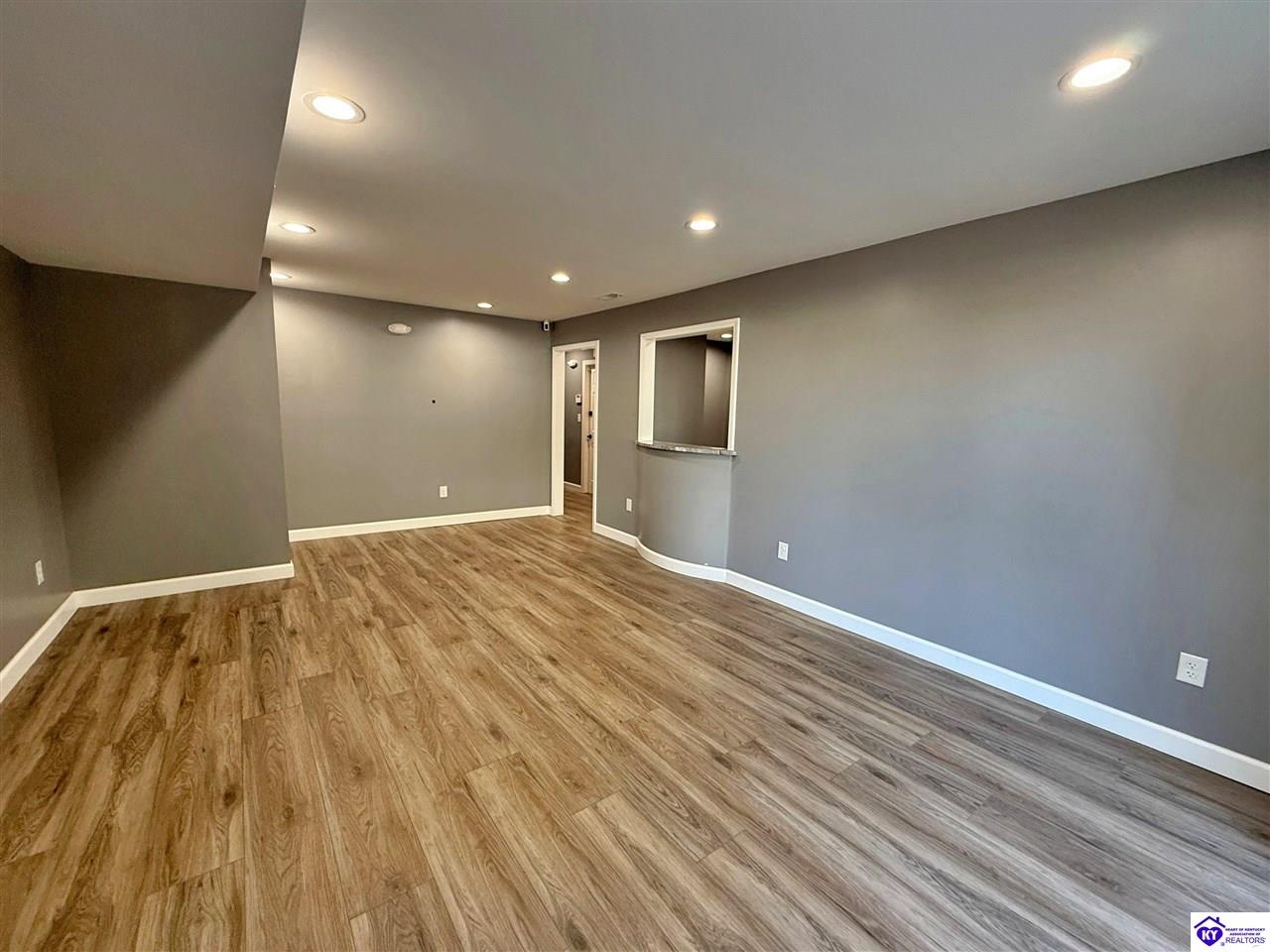 300 W Dixie Avenue