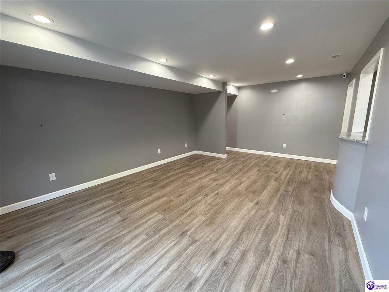 300 W Dixie Avenue