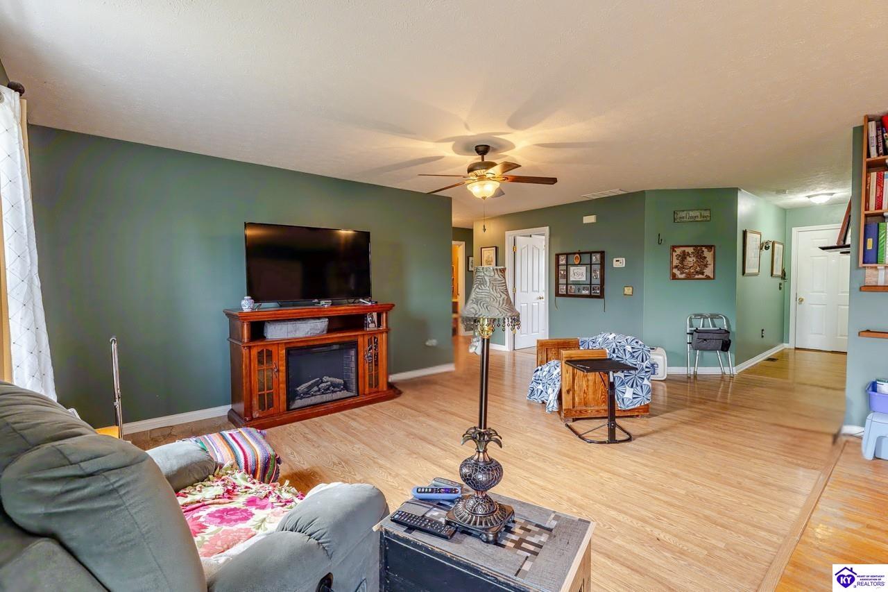 386 Kaylyn Drive