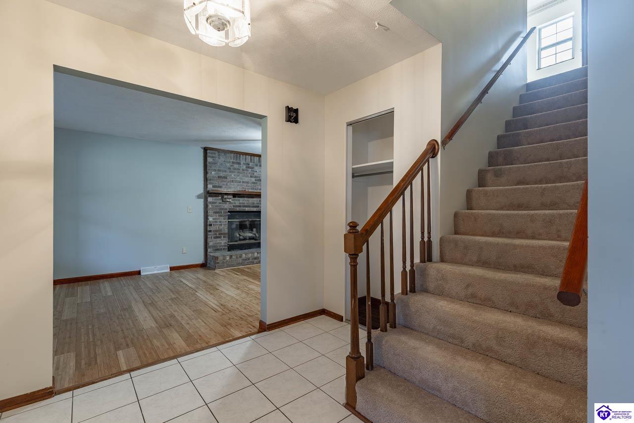 102 Larkspur Drive