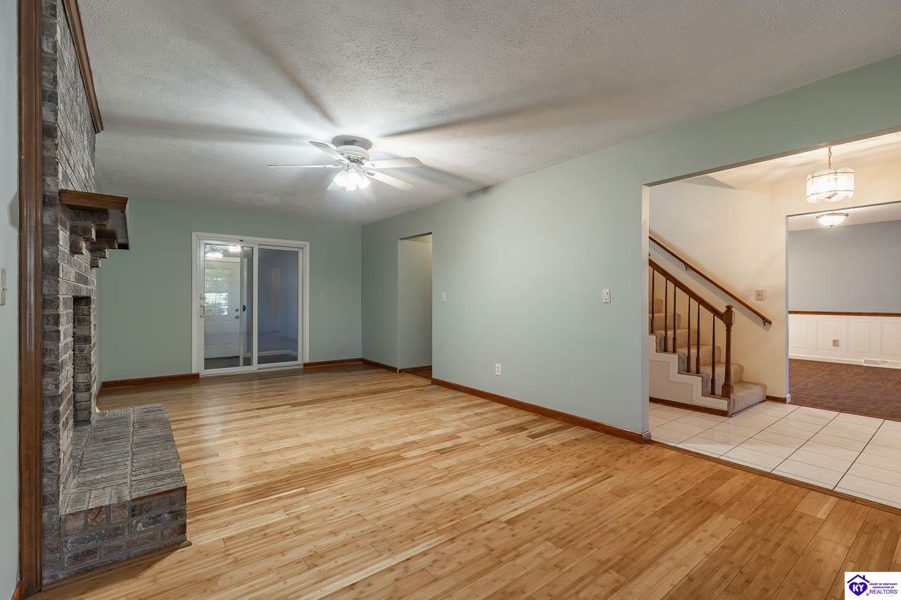 102 Larkspur Drive