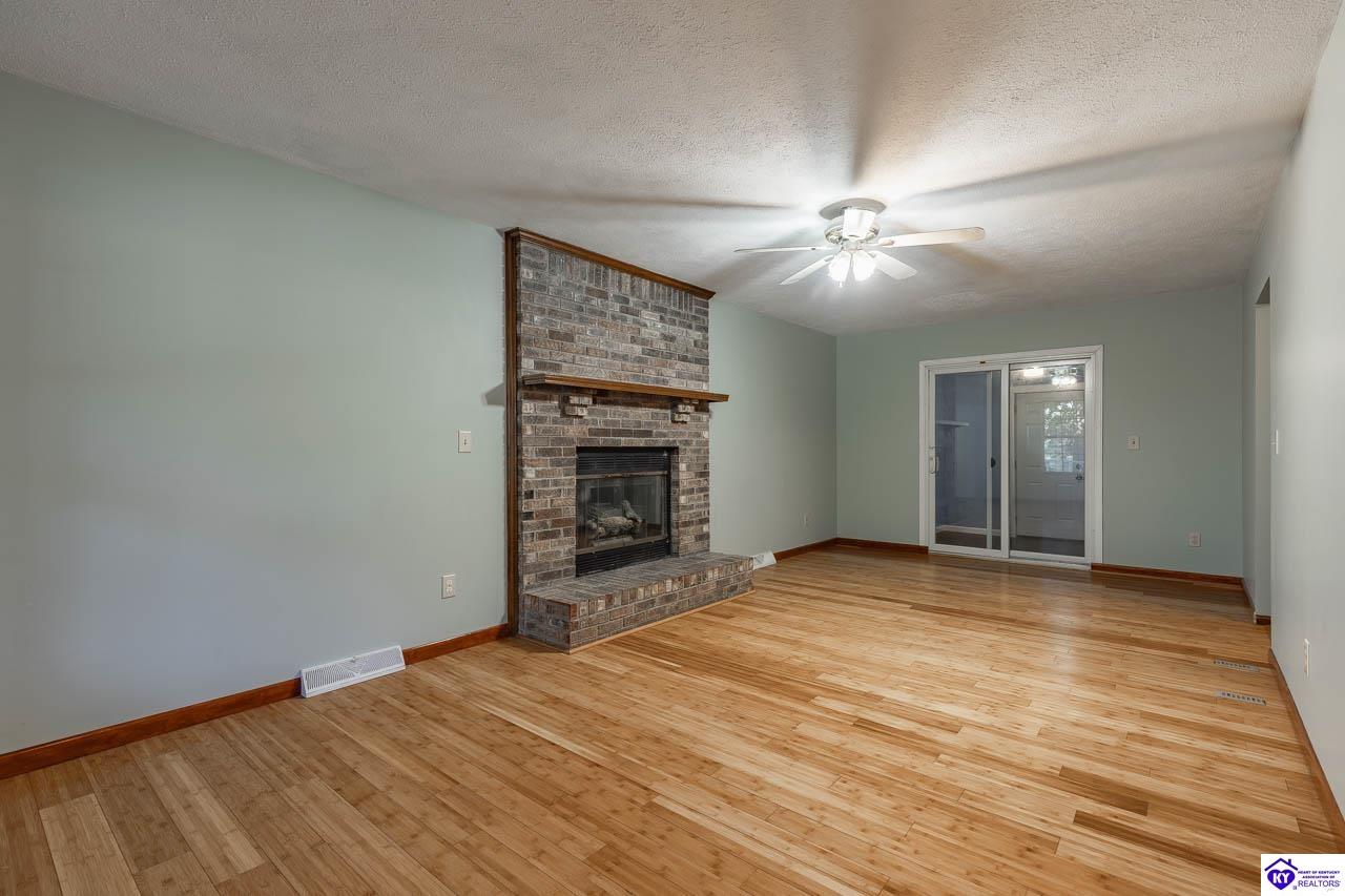 102 Larkspur Drive