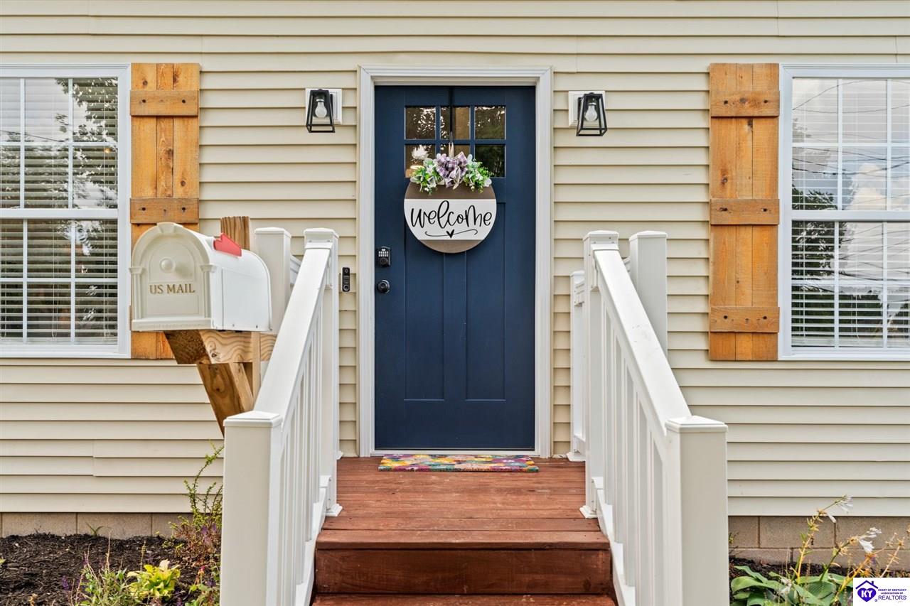 216 W Warfield Street