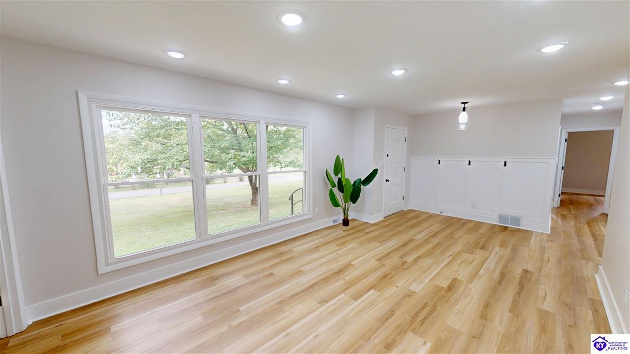 301 Edgewood Avenue