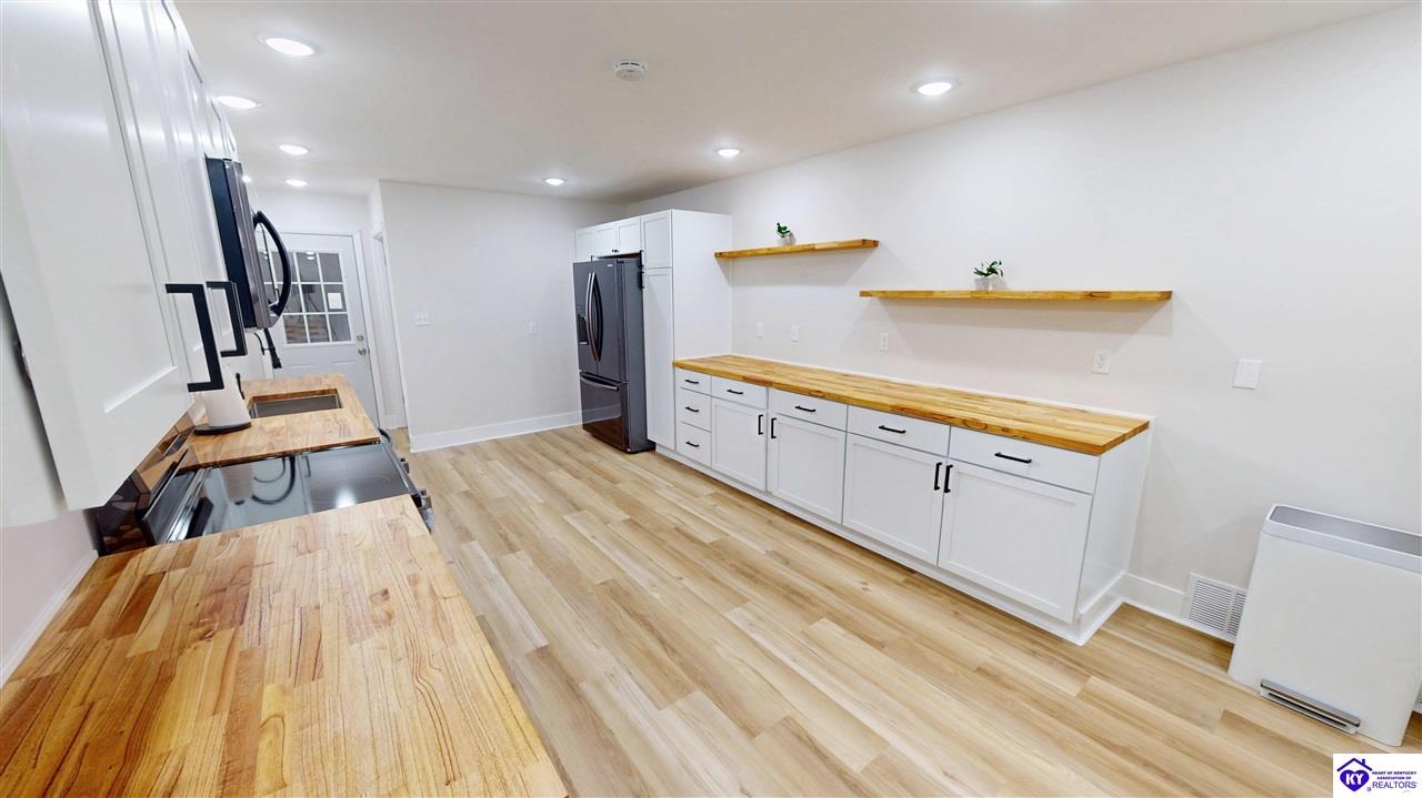 301 Edgewood Avenue