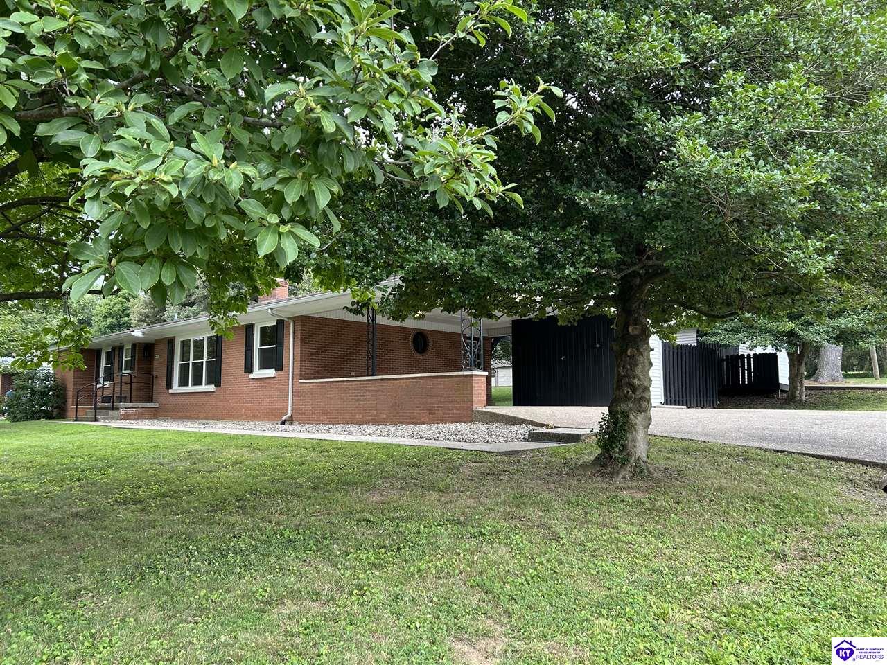 301 Edgewood Avenue