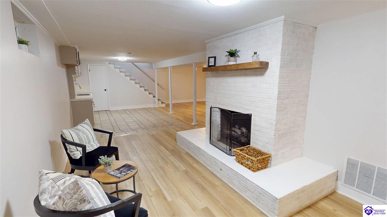 301 Edgewood Avenue