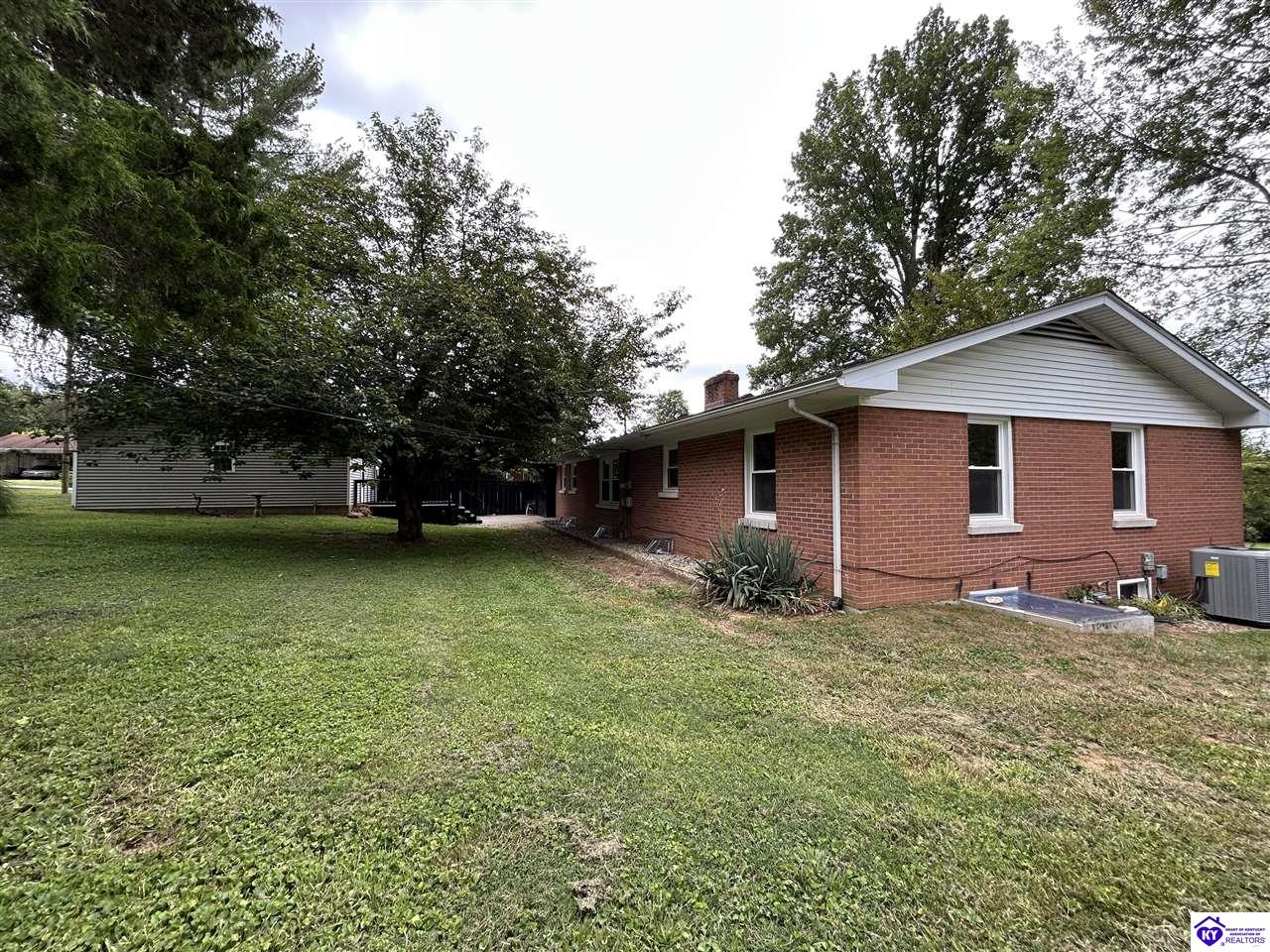 301 Edgewood Avenue