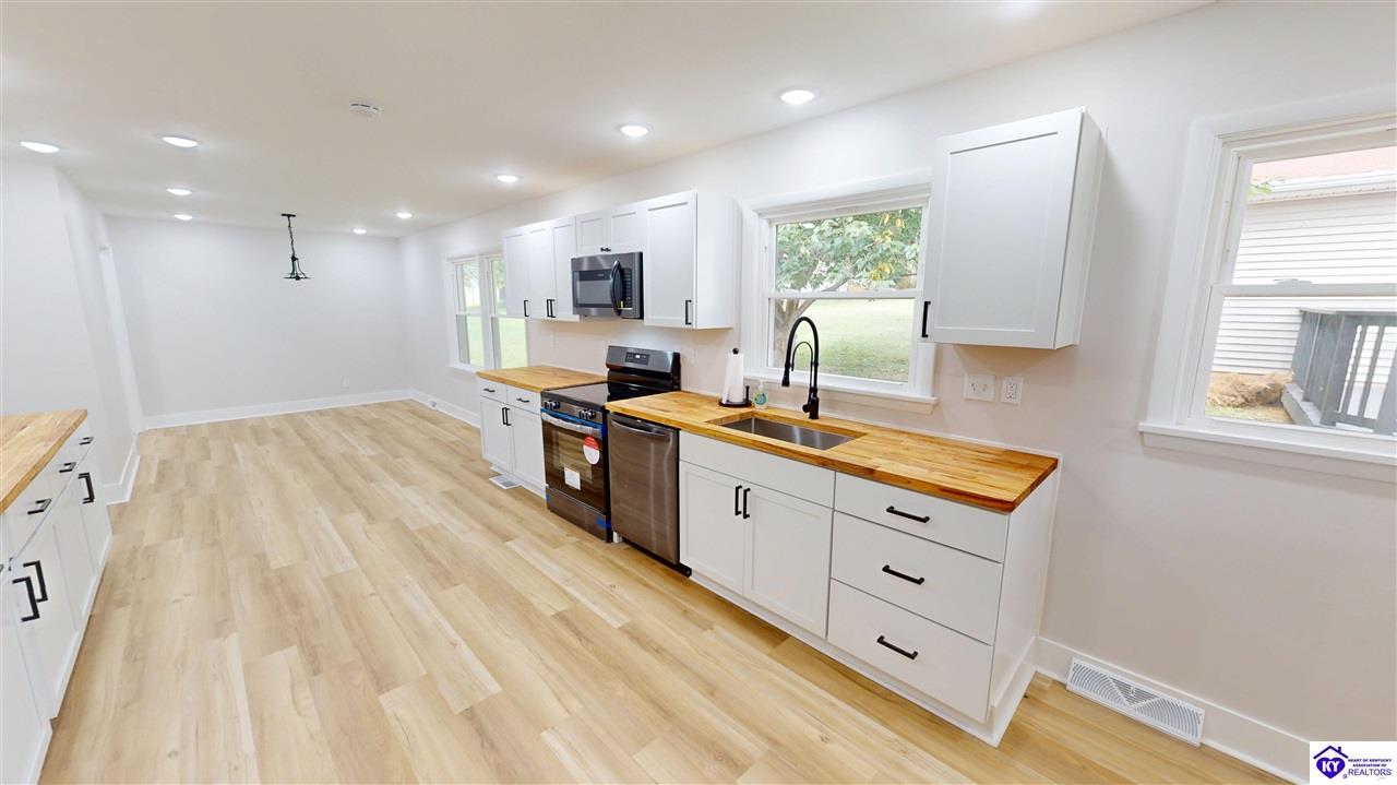 301 Edgewood Avenue