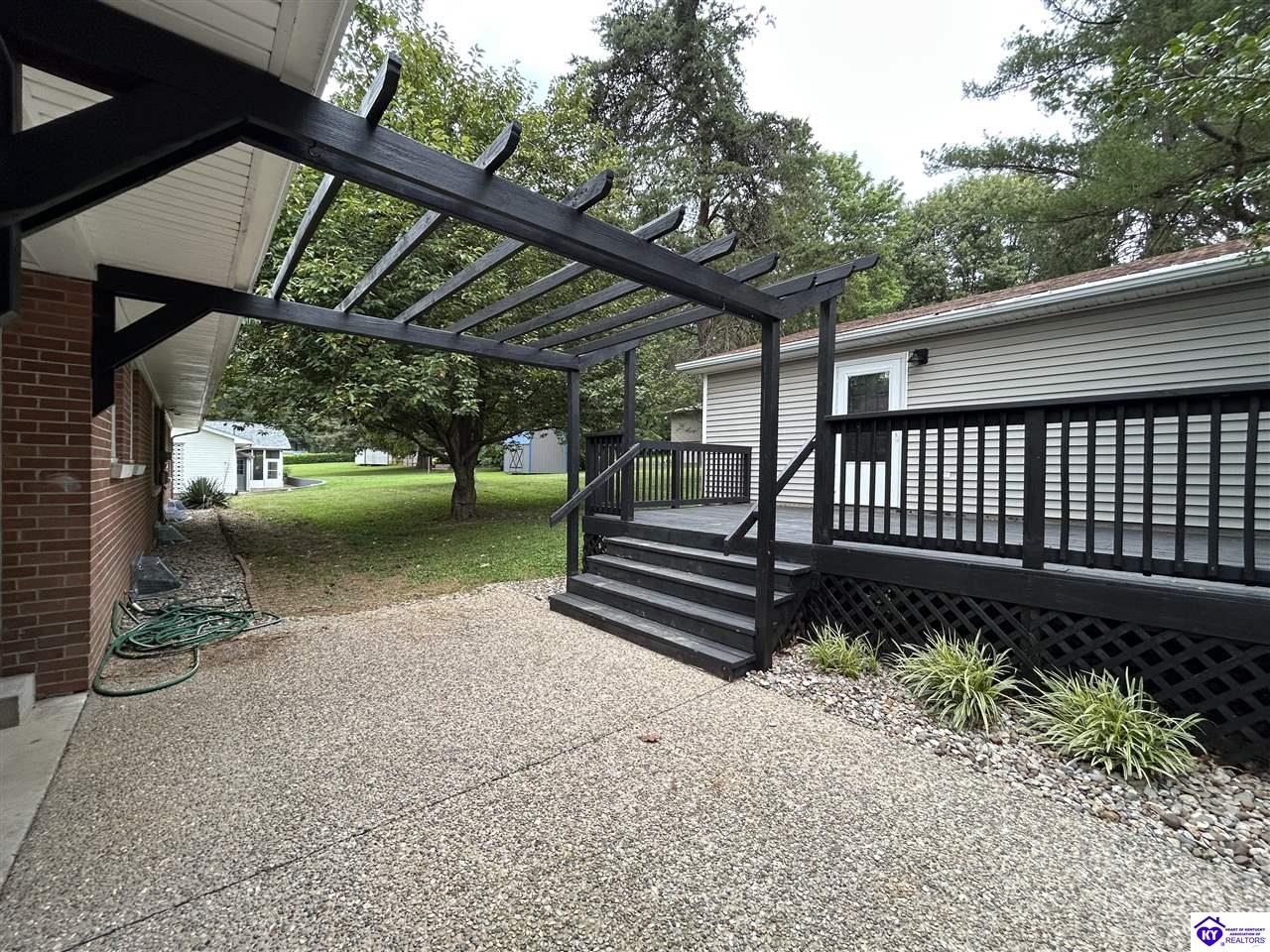 301 Edgewood Avenue