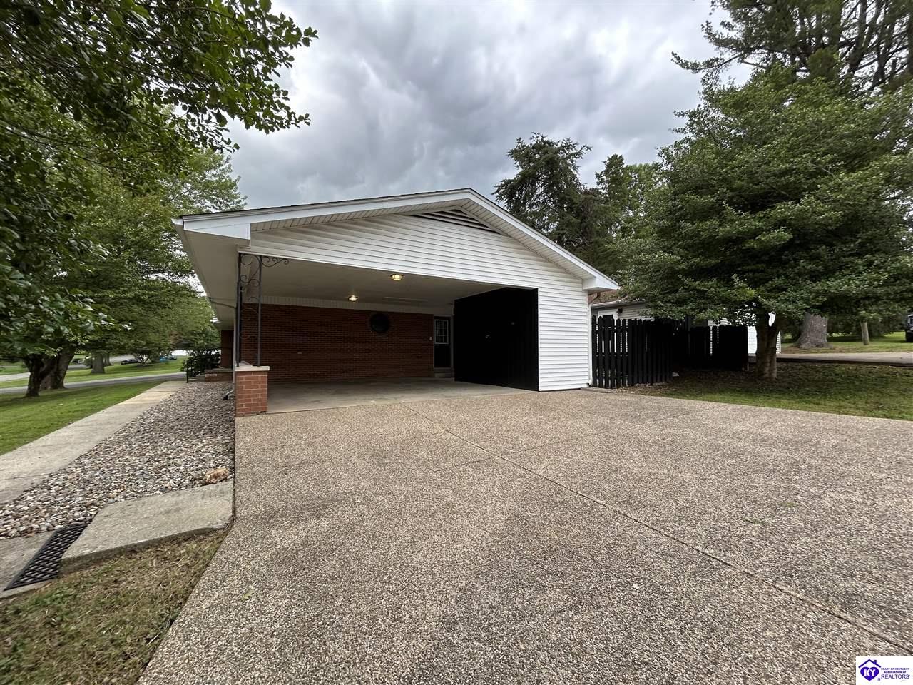 301 Edgewood Avenue