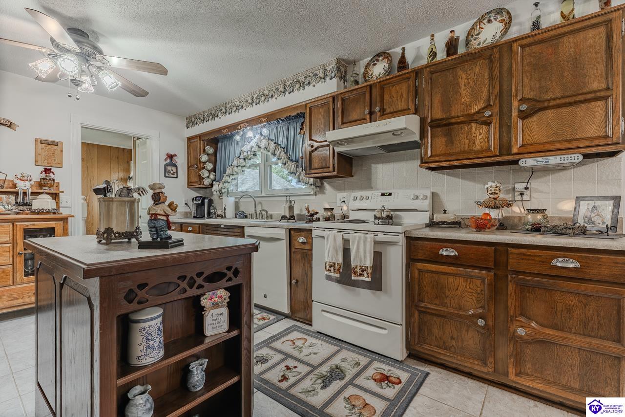 696 Pine Valley Drive