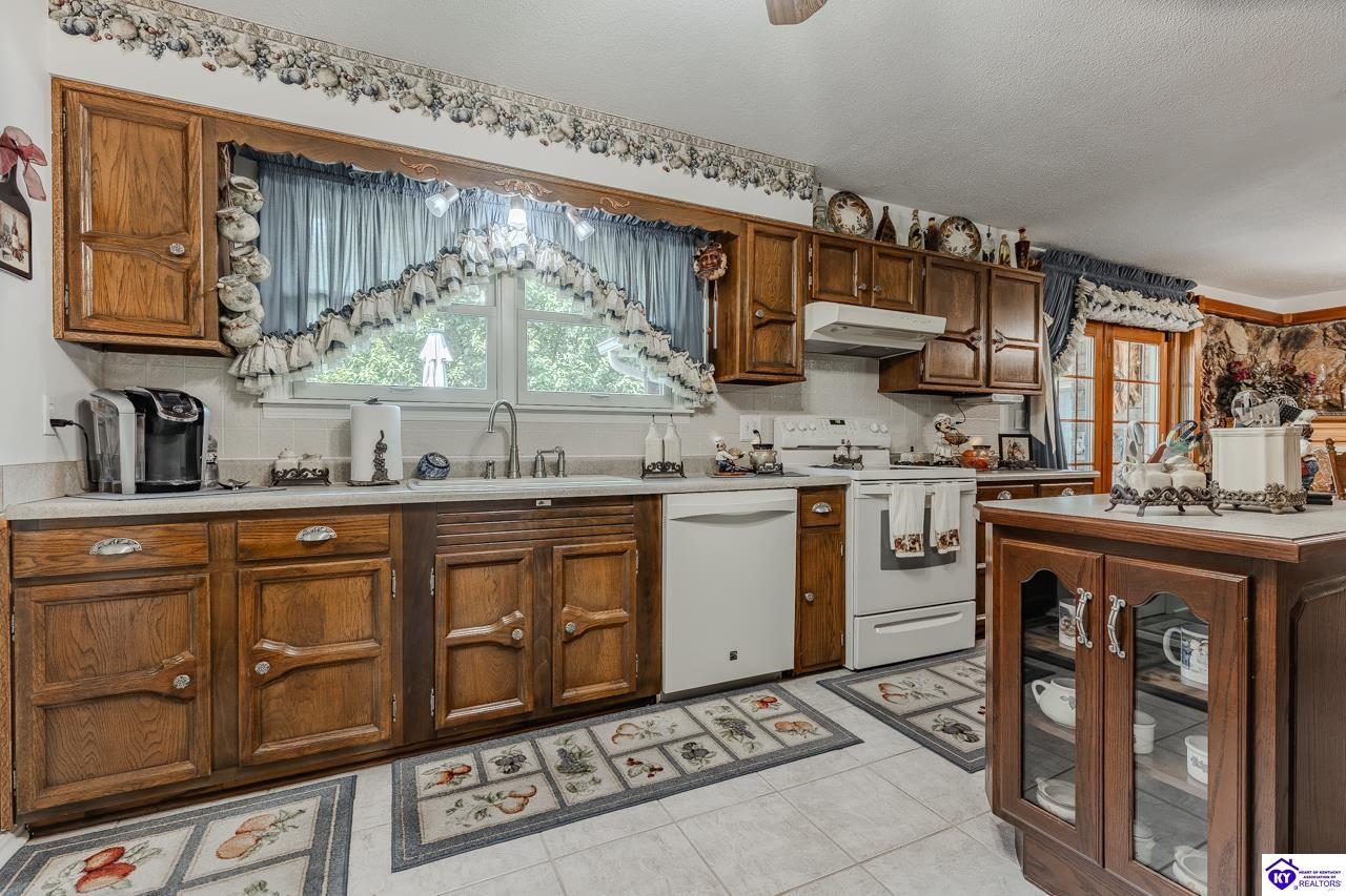 696 Pine Valley Drive