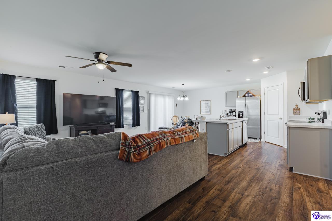 104 Oberon Ct