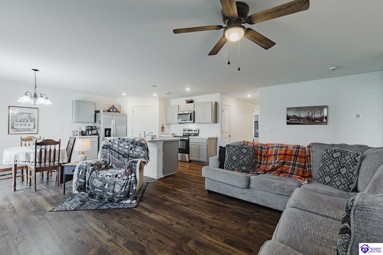 104 Oberon Ct