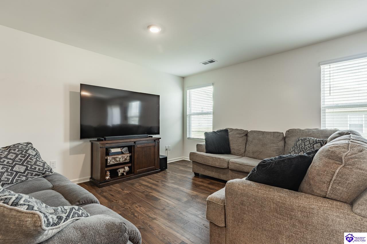 104 Oberon Ct