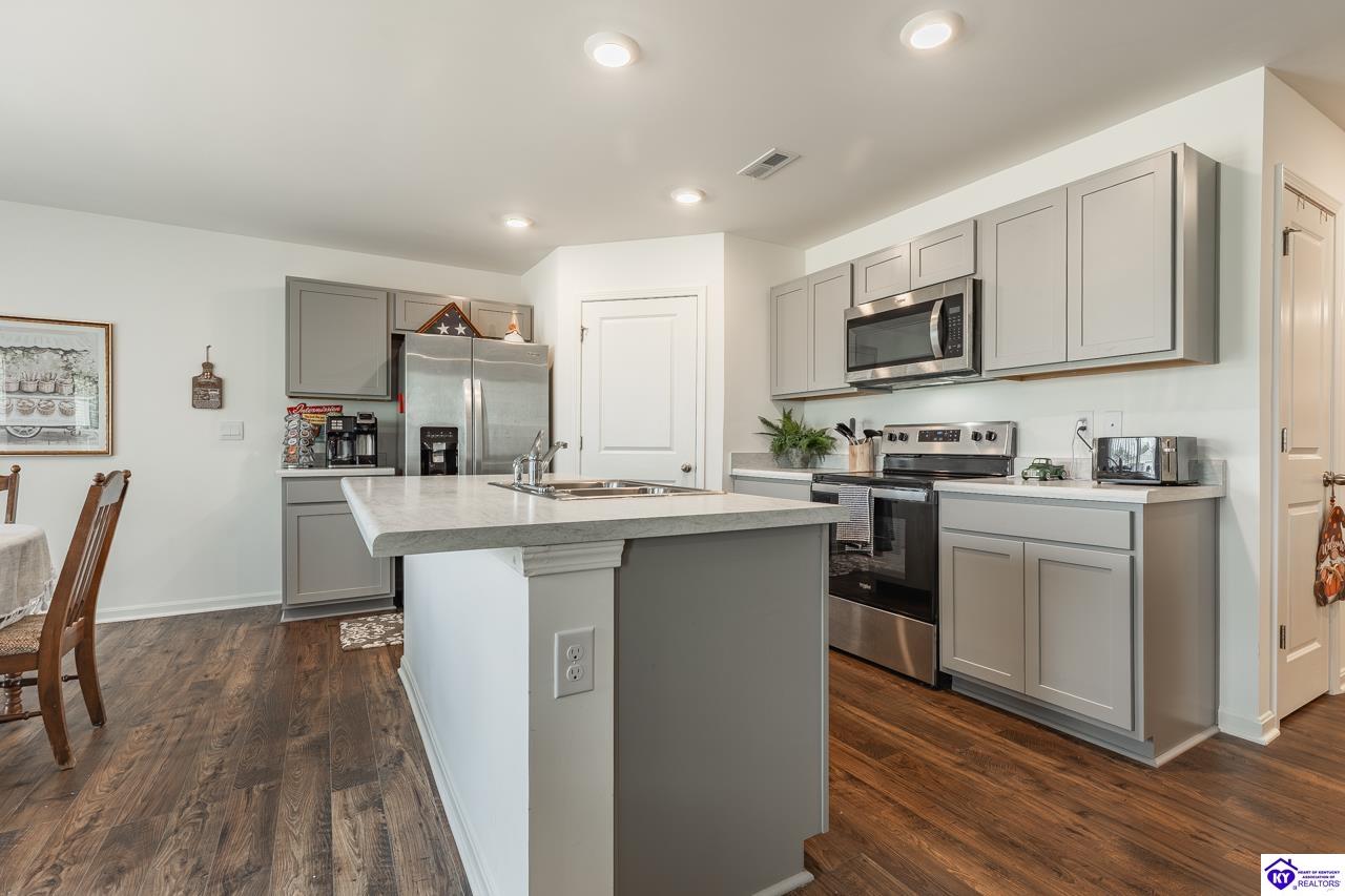 104 Oberon Ct