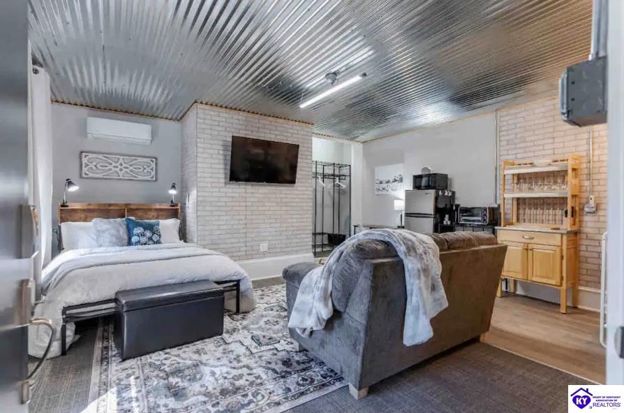 404 Washington Street