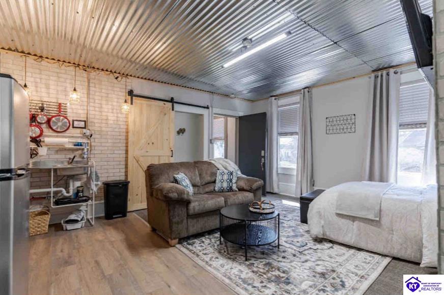 404 Washington Street