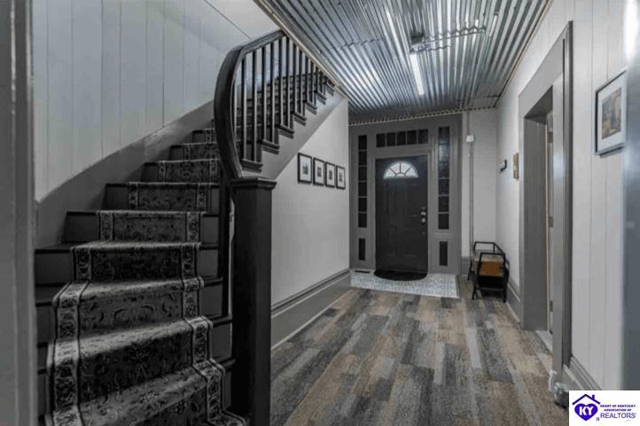 404 Washington Street