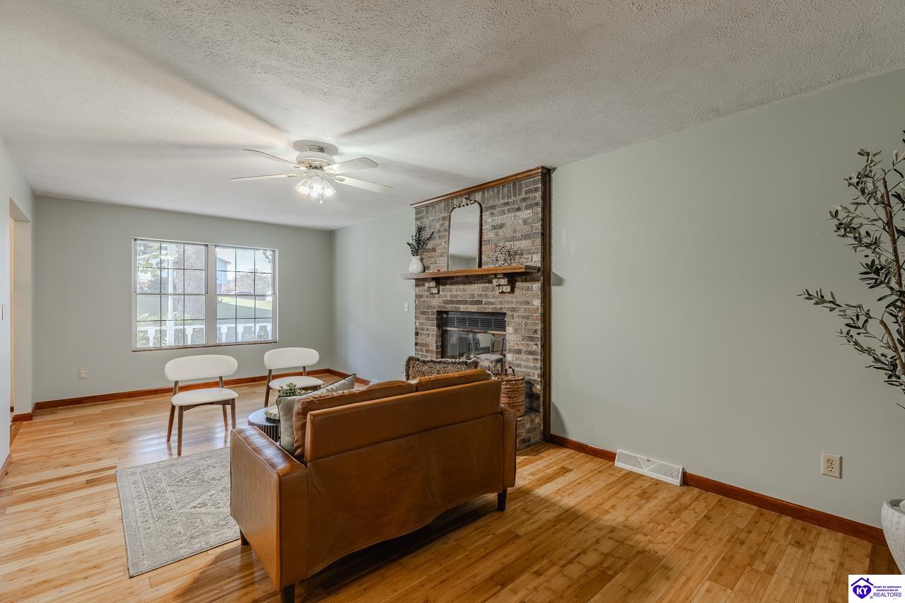 102 Larkspur Drive