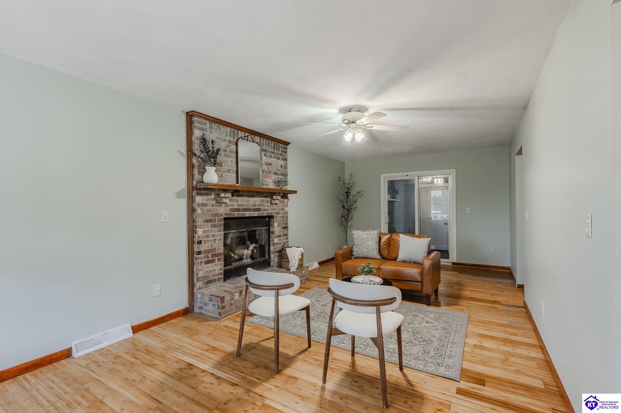 102 Larkspur Drive