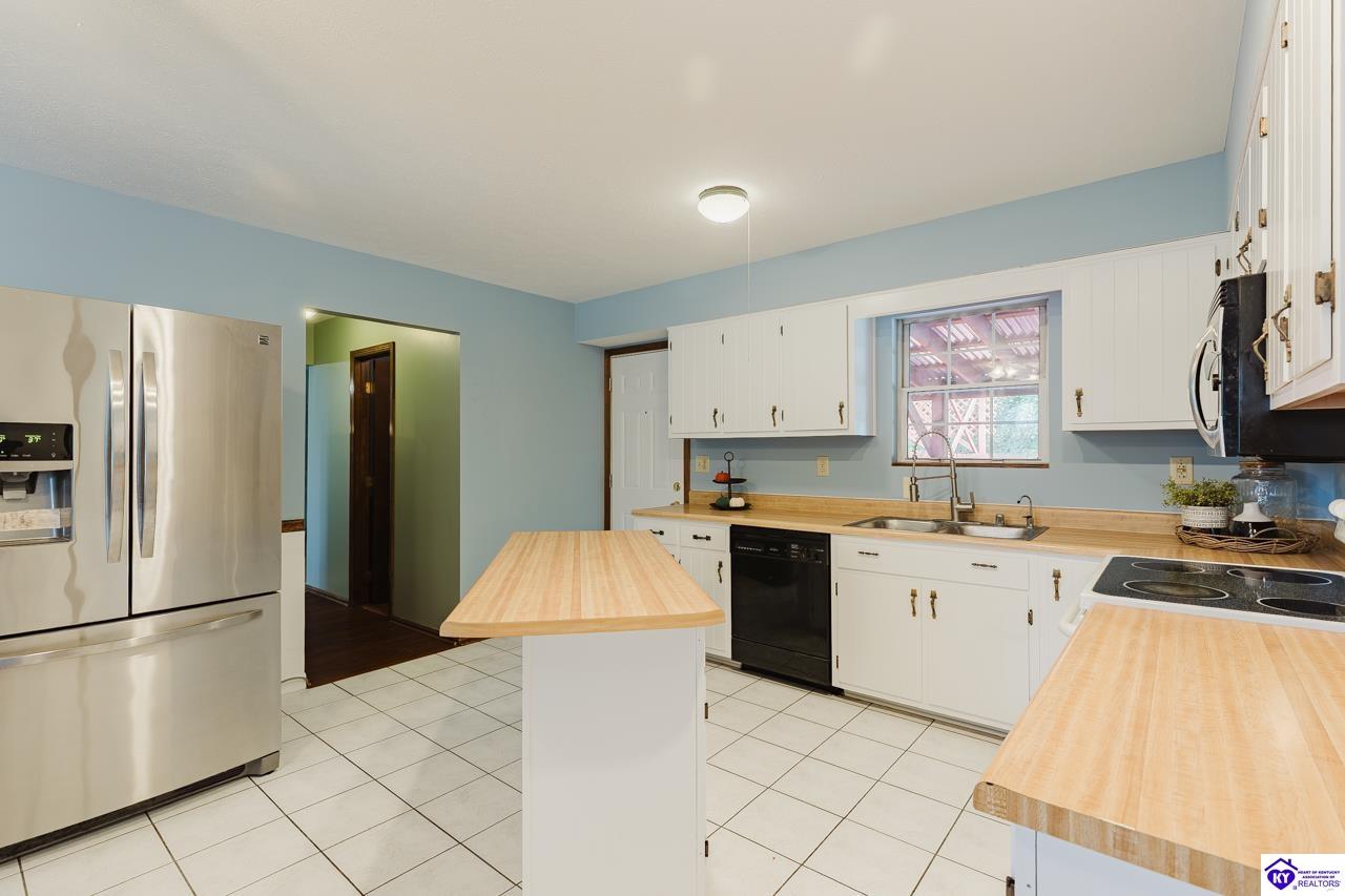 102 Larkspur Drive
