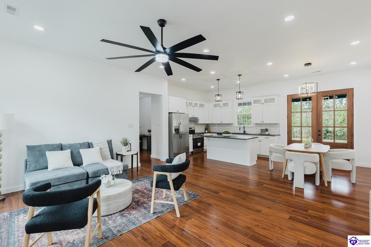591 Palmetto Loop