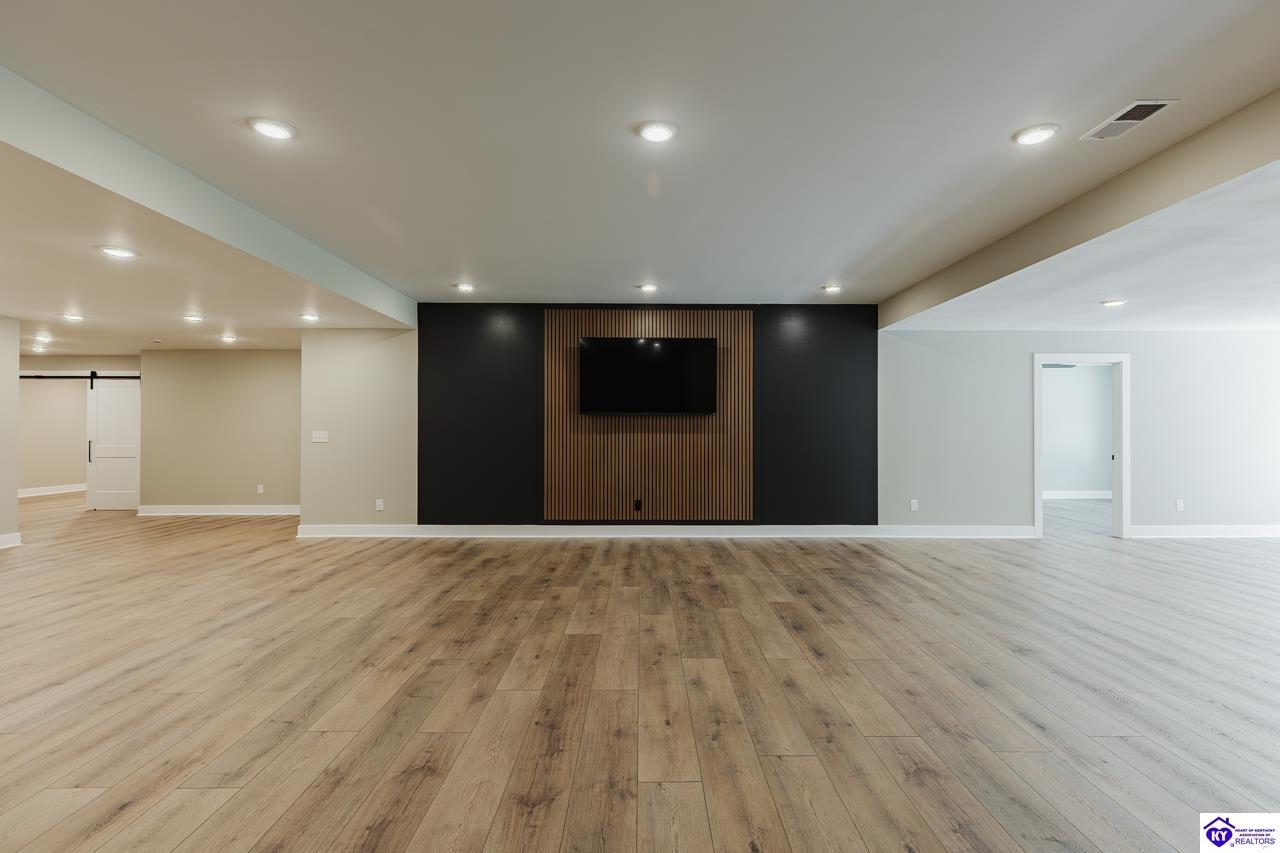 2045 W Rhudes Creek Road