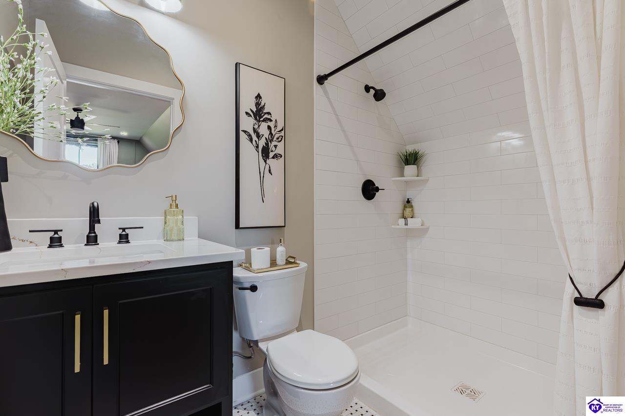 2045 W Rhudes Creek Road