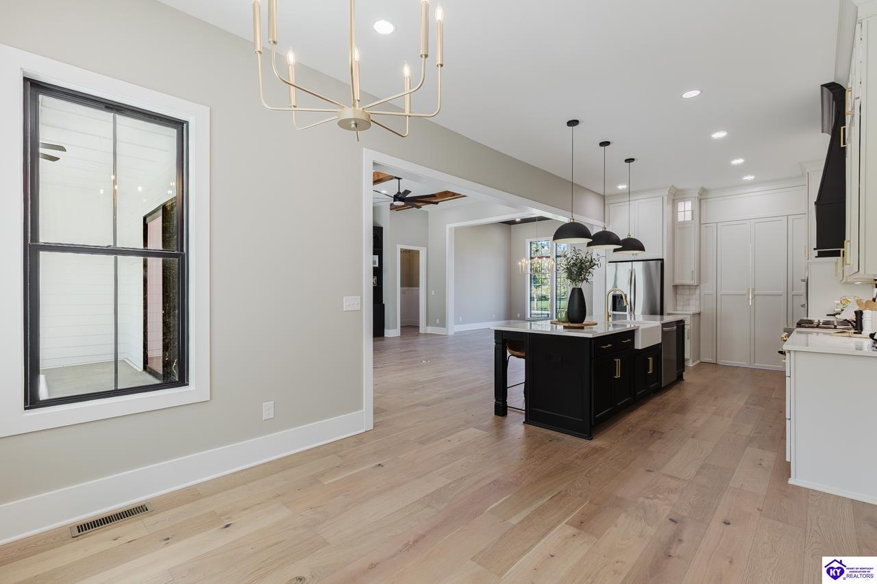 2045 W Rhudes Creek Road