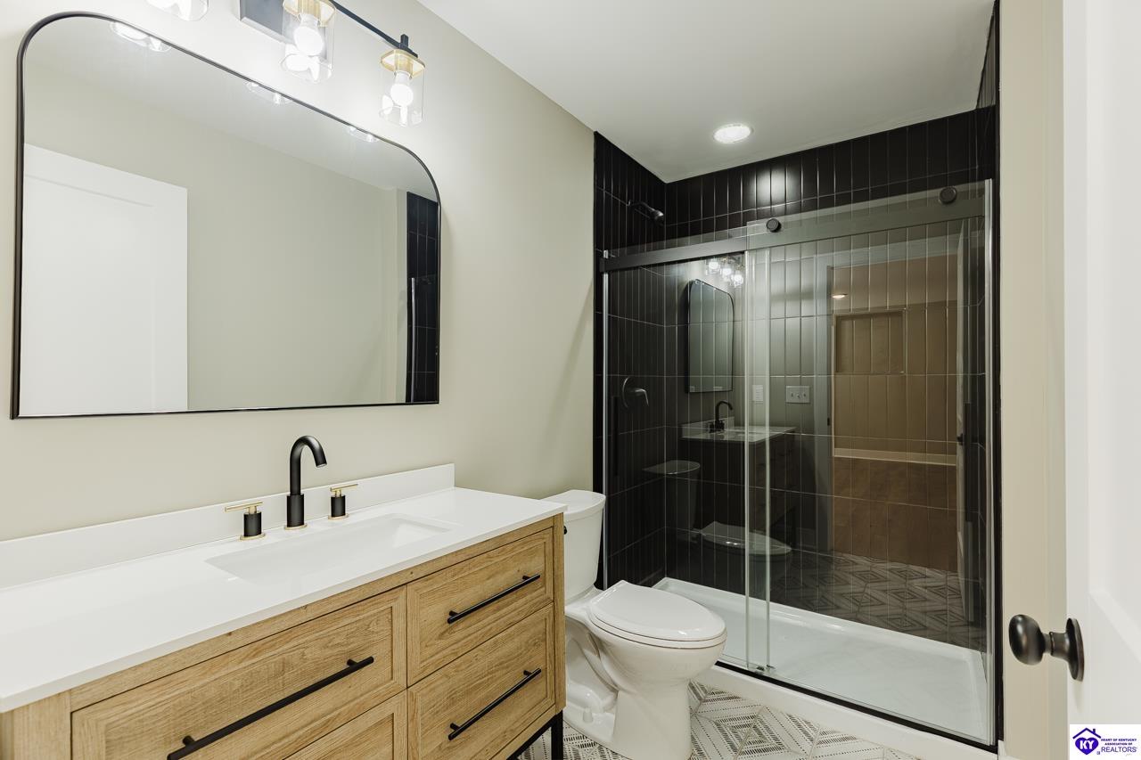 2045 W Rhudes Creek Road