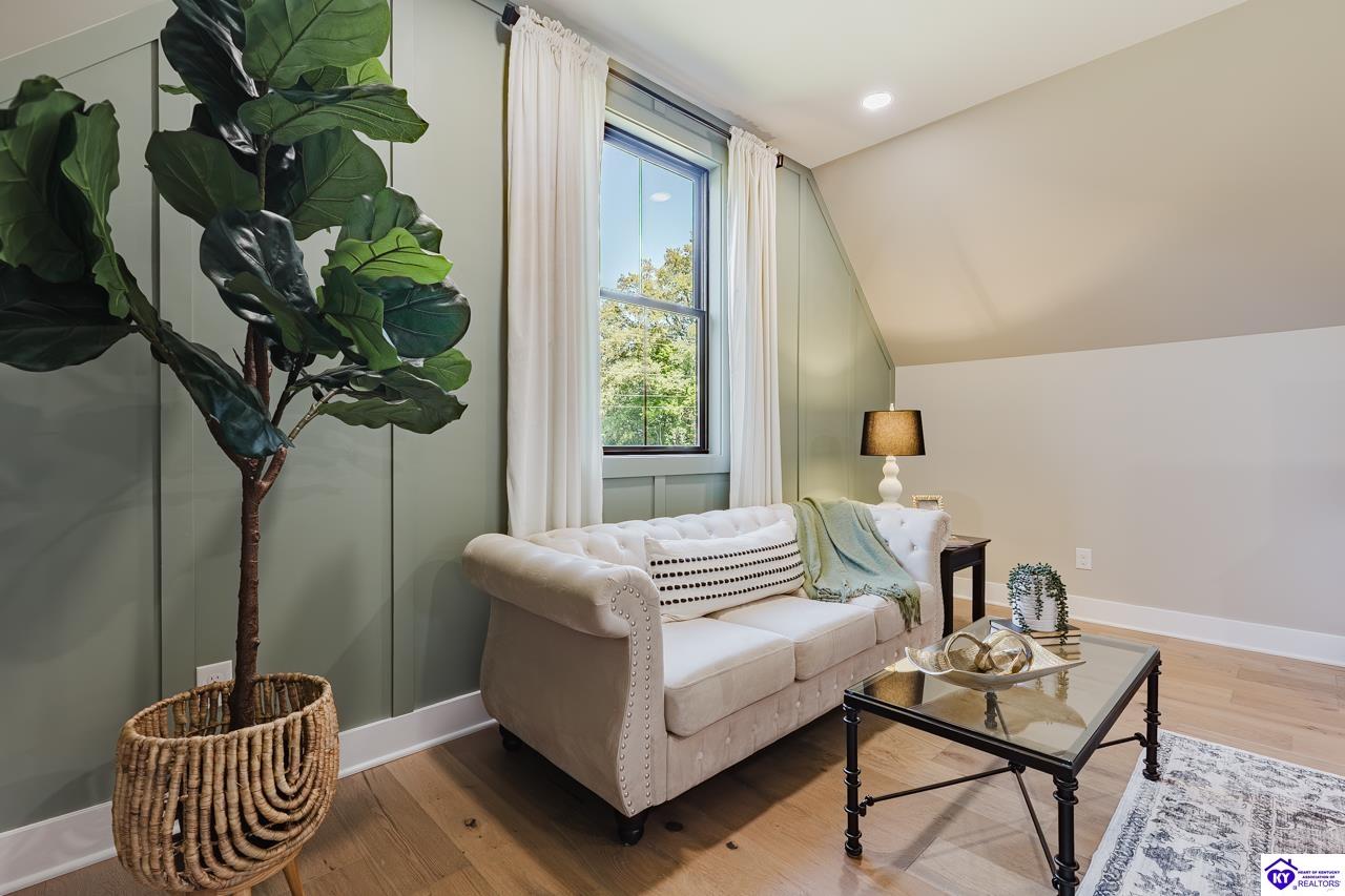 2045 W Rhudes Creek Road